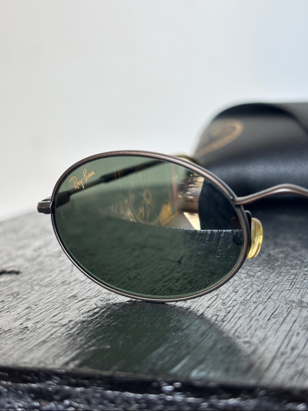 Vintage B&L Ray-Ban Black Metal Oval Sunglasses with Green Lenses - Picture 10 of 12